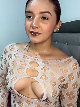 Snapshot of Melanyprada chatting on May 2026 05:35:01 AM Melanyprada online show from May 2026 05:35:01 AM