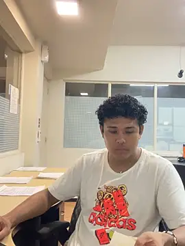 Brencuz online show from October 2025 04:05:02 PM