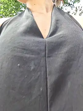 HelenHoltz online show from October 2025 04:47:01 PM