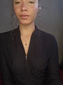 HelenHoltz online show from November 2025 02:55:02 PM