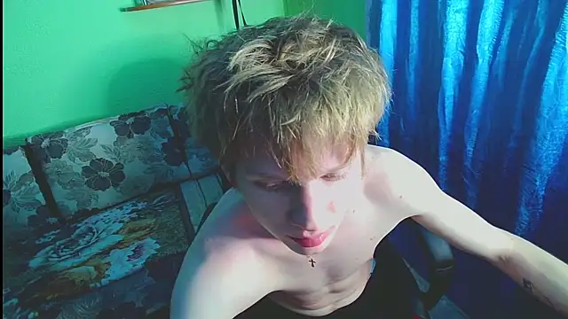 Snapshot of fameboyboo chatting on November 2025 01:24:01 PM fameboyboo online show from November 2025 01:24:01 PM