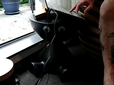 Snapshot of ChunkyMonkey007 chatting on January 2025 04:29:01 AM ChunkyMonkey007 online show from January 2025 04:29:01 AM