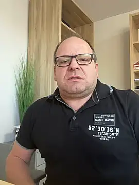 coupleLatinaLovers online show from December 2024 12:16:02 PM