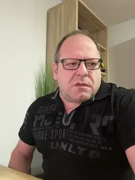 coupleLatinaLovers online show from December 2024 05:47:01 AM