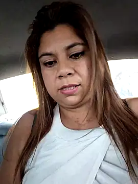 Laura-Hernandez online show from November 2025 04:06:01 PM