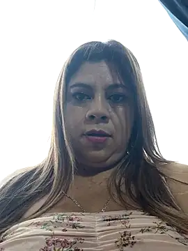 Laura-Hernandez online show from November 2025 03:23:01 PM