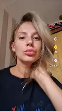 YourJuliena online show from July 2026 03:14:02 PM