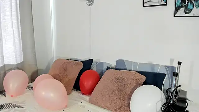 Maia W10 online show from March 2025 12:34:01 PM