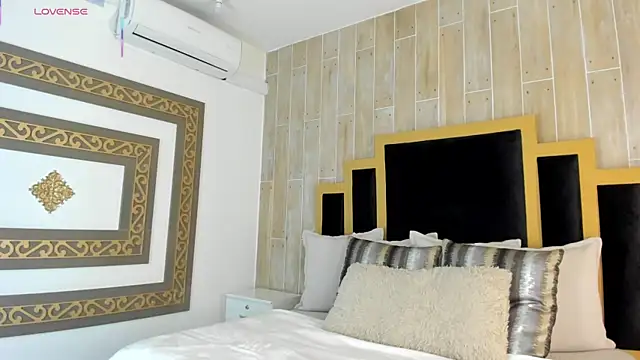 AriaFoster online show from November 2025 08:55:01 PM