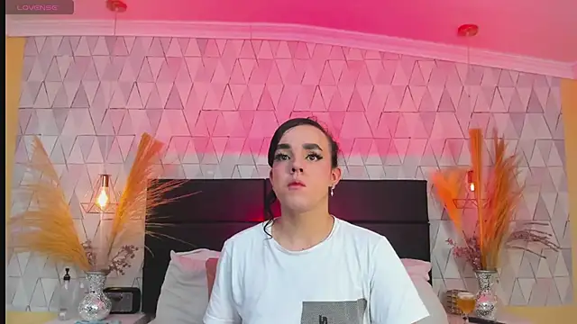 Snapshot of JustinePerry chatting on February 2026 04:19:01 AM JustinePerry online show from February 2026 04:19:01 AM