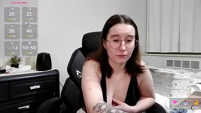 Snapshot of Kinkycouple1789 chatting on December 2024 09:06:02 AM Kinkycouple1789 online show from December 2024 09:06:02 AM