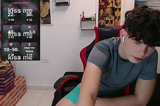 Snapshot of Angelo-cianuro- chatting on October 2025 10:29:02 PM Angelo-cianuro- online show from October 2025 10:29:02 PM