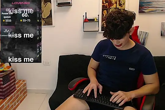 Snapshot of Angelo-cianuro- chatting on October 2025 10:32:02 PM Angelo-cianuro- online show from October 2025 10:32:02 PM