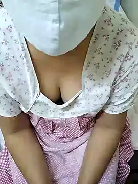 Snapshot of aliseanu chatting on December 2024 01:17:01 PM aliseanu online show from December 2024 01:17:01 PM