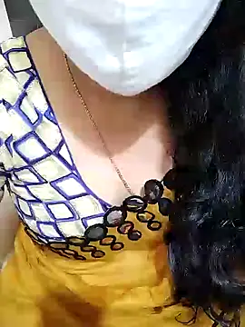 Snapshot of aliseanu chatting on December 2024 06:37:02 AM aliseanu online show from December 2024 06:37:02 AM