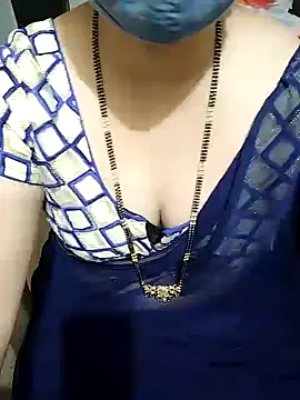 Snapshot of aliseanu chatting on February 2025 02:02:01 PM aliseanu online show from February 2025 02:02:01 PM