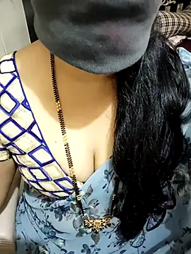 Snapshot of aliseanu chatting on March 2025 04:18:01 AM aliseanu online show from March 2025 04:18:01 AM