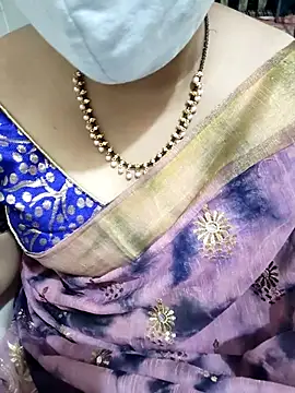 Snapshot of aliseanu chatting on October 2025 05:38:01 AM aliseanu online show from October 2025 05:38:01 AM