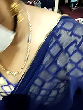 Snapshot of aliseanu chatting on October 2025 06:11:02 AM aliseanu online show from October 2025 06:11:02 AM