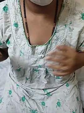 Snapshot of aliseanu chatting on October 2025 05:41:02 PM aliseanu online show from October 2025 05:41:02 PM