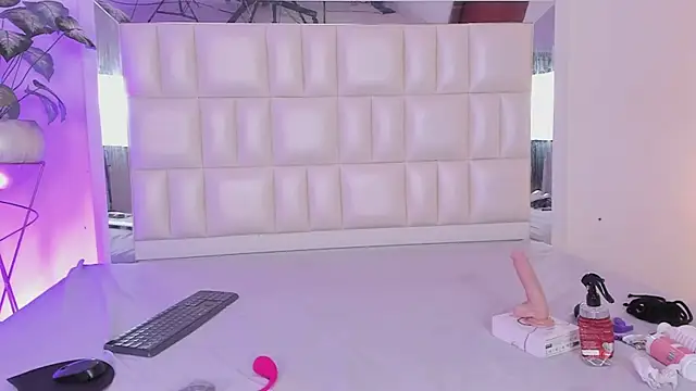 Snapshot of Alhana_pulido chatting on January 2025 01:21:02 AM Alhana pulido online show from January 2025 01:21:02 AM