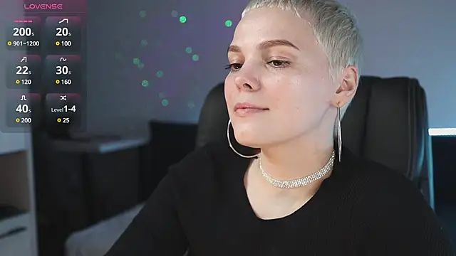 Snapshot of LikaBerry1 chatting on February 2025 08:25:02 PM LikaBerry1 online show from February 2025 08:25:02 PM