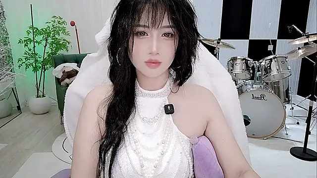 Vaness-a online show from October 2025 05:33:02 PM