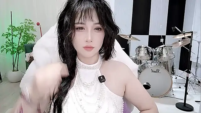 Vaness-a online show from October 2025 03:21:02 PM