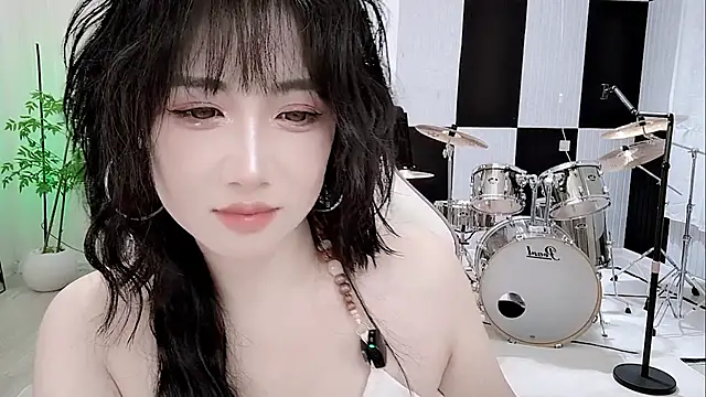 Vaness-a online show from October 2025 06:50:02 PM