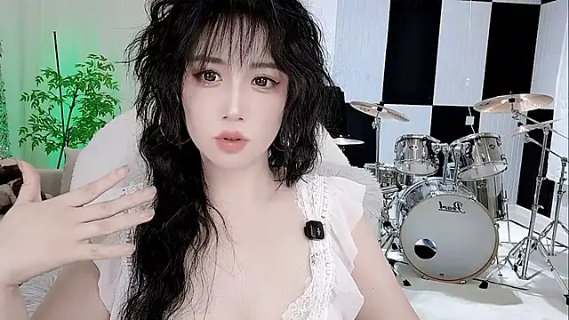 Vaness-a online show from October 2025 06:30:02 PM