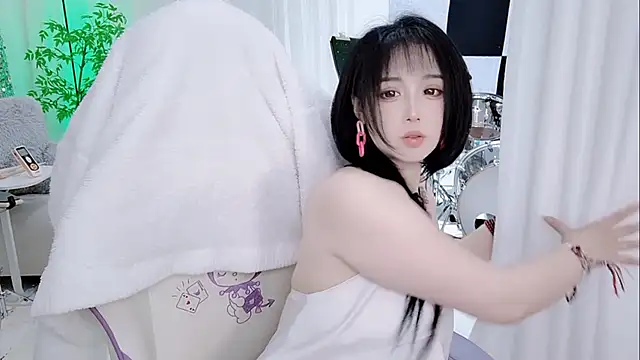 Vaness-a online show from November 2025 03:49:01 PM