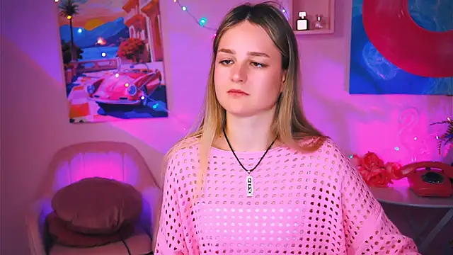 Snapshot of DeboraLarson chatting on December 2024 06:53:01 AM DeboraLarson online show from December 2024 06:53:01 AM