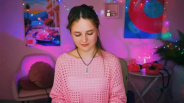 Snapshot of DeboraLarson chatting on December 2024 07:53:02 PM DeboraLarson online show from December 2024 07:53:02 PM