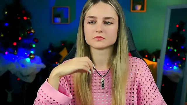 Snapshot of DeboraLarson chatting on December 2024 03:50:02 AM DeboraLarson online show from December 2024 03:50:02 AM