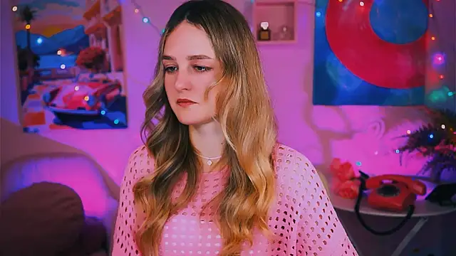 Snapshot of DeboraLarson chatting on December 2024 04:00:02 AM DeboraLarson online show from December 2024 04:00:02 AM