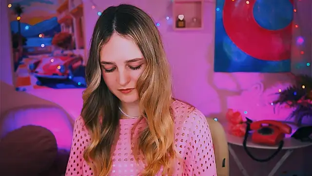 Snapshot of DeboraLarson chatting on December 2024 10:11:02 AM DeboraLarson online show from December 2024 10:11:02 AM