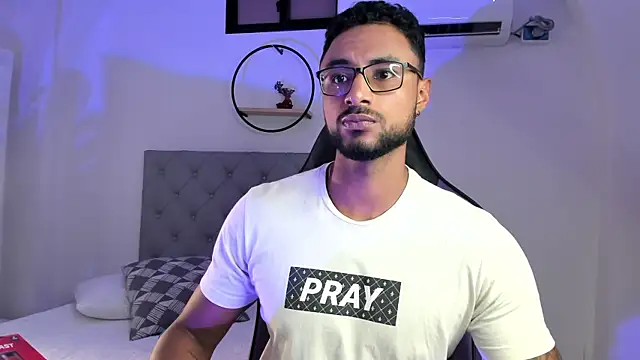 LiamGarcia1 online show from February 2025 12:47:02 PM