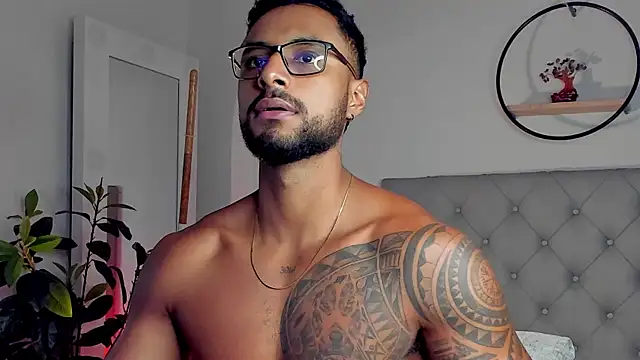 LiamGarcia1 online show from February 2025 03:46:01 PM