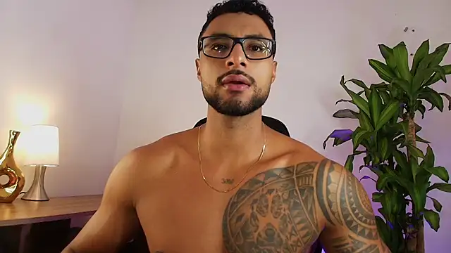 LiamGarcia1 online show from January 2026 03:47:01 PM