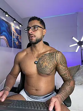 Snapshot of LiamGarcia1 chatting on May 2026 02:45:01 PM LiamGarcia1 online show from May 2026 02:45:01 PM