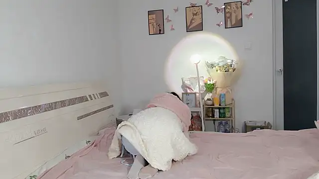 Luminous163 online show from March 2025 04:14:01 PM