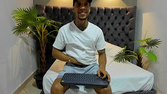 Snapshot of Salomon_koude chatting on April 2026 01:30:02 AM Salomon koude online show from April 2026 01:30:02 AM