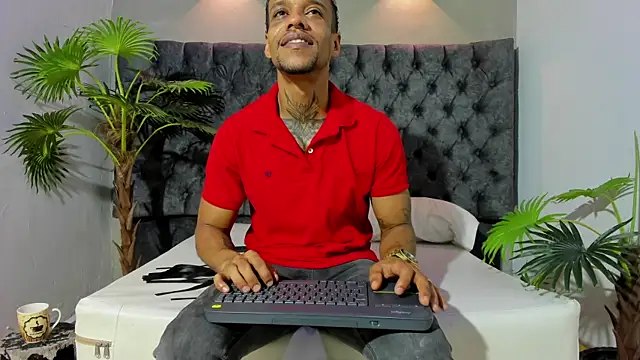 Snapshot of Salomon_koude chatting on May 2026 02:47:01 PM Salomon koude online show from May 2026 02:47:01 PM