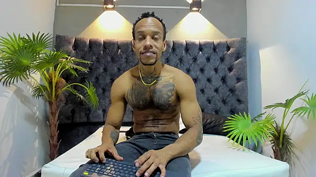 Snapshot of Salomon_koude chatting on May 2026 01:06:01 PM Salomon koude online show from May 2026 01:06:01 PM