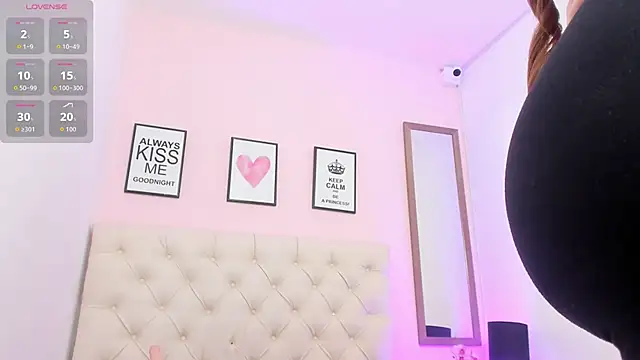 ElisabethMassey online show from November 2025 02:29:02 PM