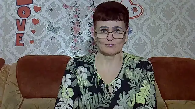 Snapshot of PaulaGolden chatting on June 2026 06:56:01 PM PaulaGolden online show from June 2026 06:56:01 PM