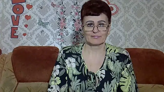 Snapshot of PaulaGolden chatting on June 2026 01:24:02 PM PaulaGolden online show from June 2026 01:24:02 PM