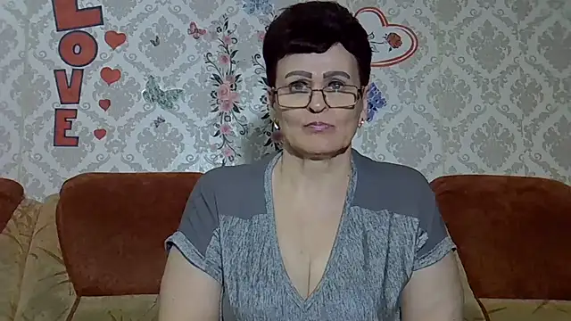 Snapshot of PaulaGolden chatting on June 2026 01:26:01 PM PaulaGolden online show from June 2026 01:26:01 PM