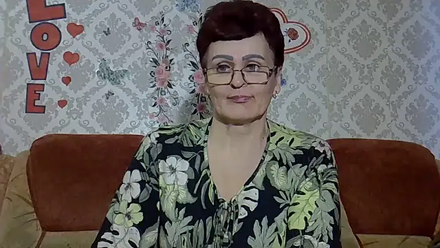 Snapshot of PaulaGolden chatting on July 2026 05:40:02 PM PaulaGolden online show from July 2026 05:40:02 PM