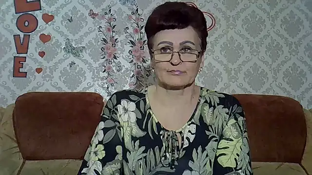Snapshot of PaulaGolden chatting on July 2026 06:17:02 PM PaulaGolden online show from July 2026 06:17:02 PM